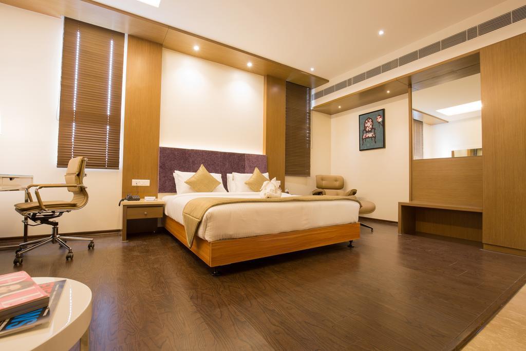 Kiscol Grands Hotel Коимбатур Экстерьер фото