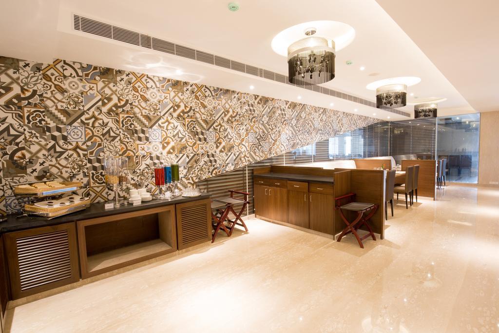 Kiscol Grands Hotel Коимбатур Экстерьер фото